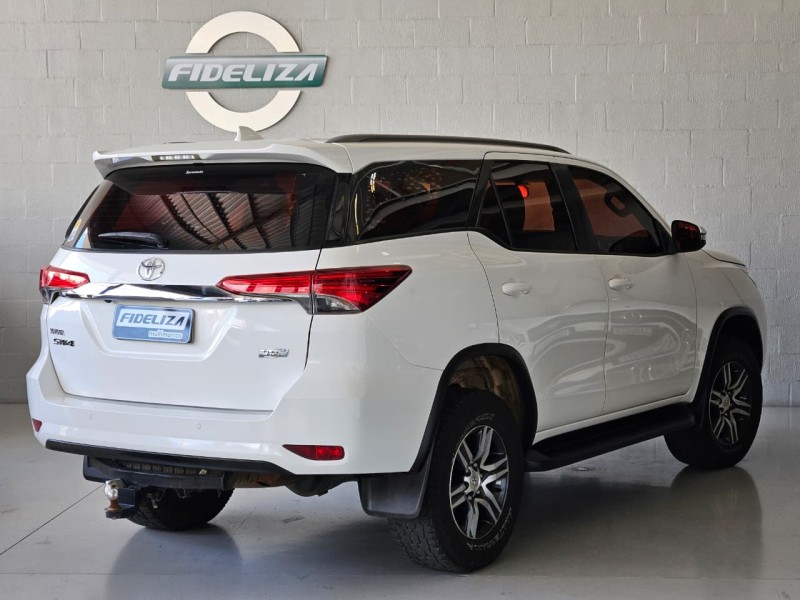 HILUX SW4 2.7 SR 4X2 16V FLEX 4P AUTOMÁTICO - 2017 - FARROUPILHA