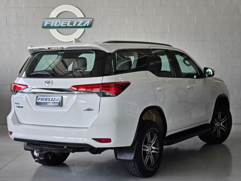 HILUX SW4 2.7 SR 4X2 16V FLEX 4P AUTOMÁTICO - 2017 - FARROUPILHA