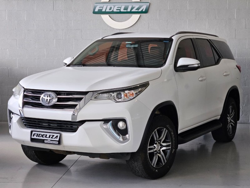 HILUX SW4 2.7 SR 4X2 16V FLEX 4P AUTOMÁTICO - 2017 - FARROUPILHA