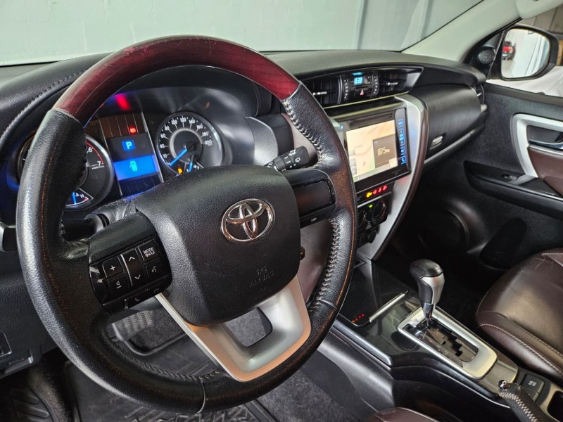 HILUX SW4 2.7 SR 4X2 16V FLEX 4P AUTOMÁTICO - 2017 - FARROUPILHA