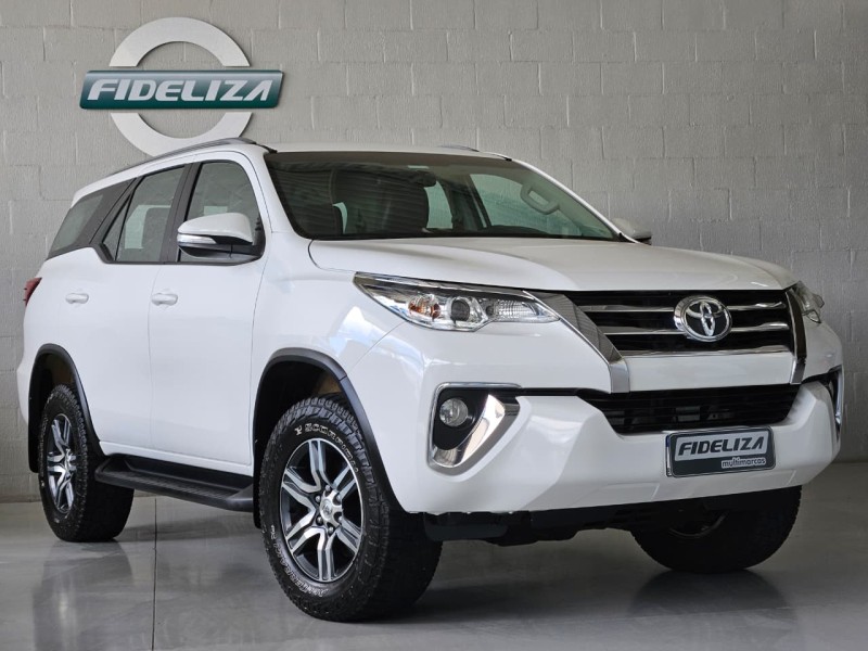 HILUX SW4 2.7 SR 4X2 16V FLEX 4P AUTOMÁTICO - 2017 - FARROUPILHA