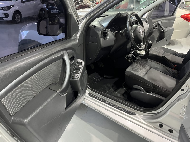 DUSTER 1.6 DYNAMIQUE 4X2 16V FLEX 4P MANUAL - 2013 - CAXIAS DO SUL