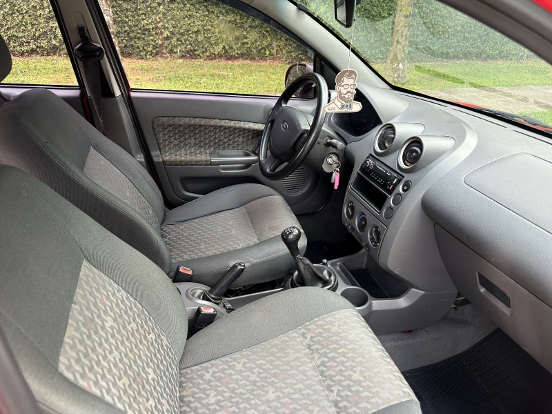 FIESTA 1.0 MPI 8V GASOLINA 4P MANUAL - 2004 - CAXIAS DO SUL