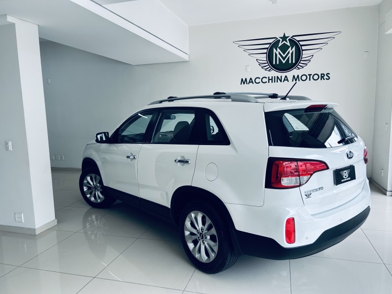 SORENTO 2.4 EX2 4X2 16V GASOLINA 4P AUTOMÁTICO - 2015 - CAXIAS DO SUL