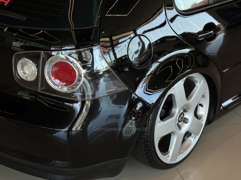 GOLF 1.6 MI SPORTLINE 8V FLEX 4P MANUAL - 2013 - DOIS IRMãOS