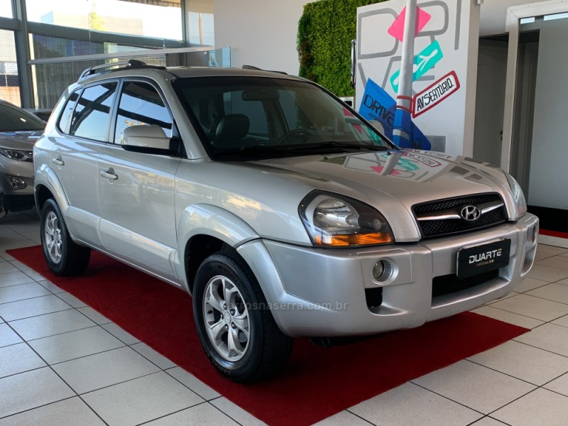 tucson 2.0 mpfi gl 16v 142cv 2wd gasolina 4p automatico 2011 porto alegre