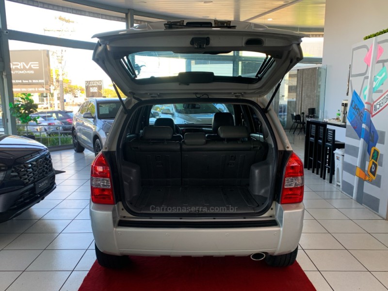 TUCSON 2.0 MPFI GL 16V 142CV 2WD GASOLINA 4P AUTOMÁTICO - 2011 - PORTO ALEGRE