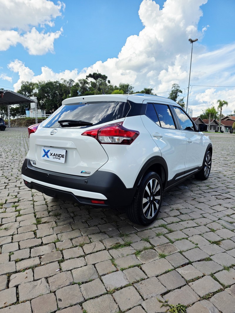 KICKS 1.6 16V FLEX SV 4P XTRONIC - 2018 - FLORES DA CUNHA