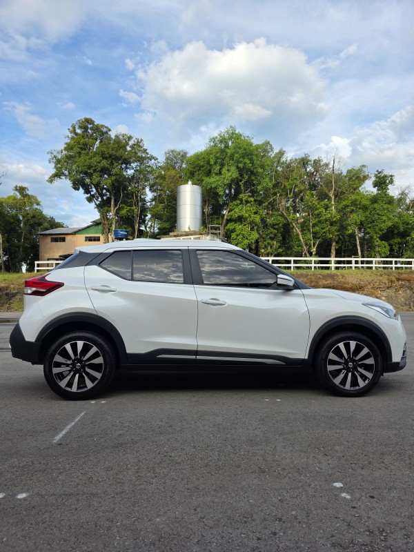 KICKS 1.6 16V FLEX SV 4P XTRONIC - 2018 - FLORES DA CUNHA