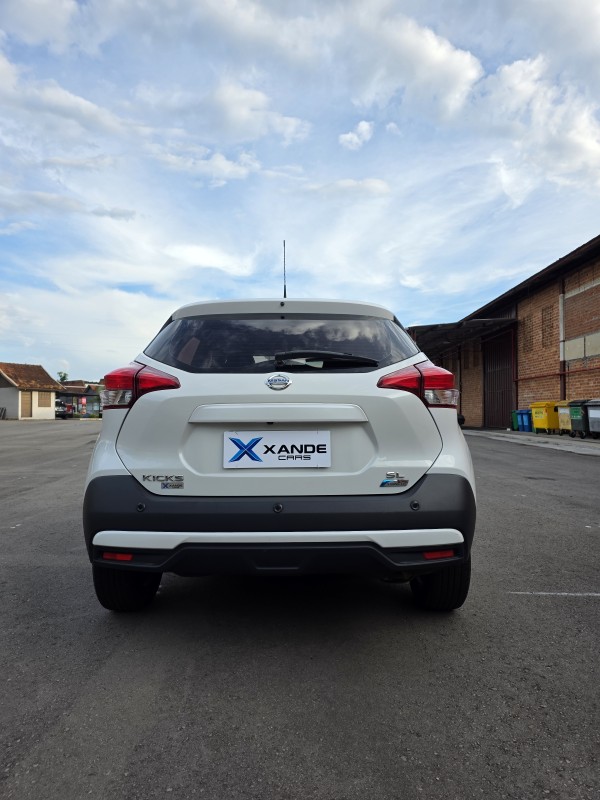 KICKS 1.6 16V FLEX SV 4P XTRONIC - 2018 - FLORES DA CUNHA