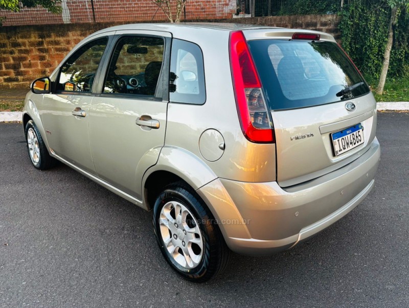 FIESTA 1.6 MPI CLASS HATCH 8V FLEX 4P MANUAL - 2011 - FARROUPILHA