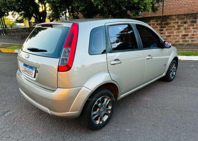 FIESTA 1.6 MPI CLASS HATCH 8V FLEX 4P MANUAL - 2011 - FARROUPILHA