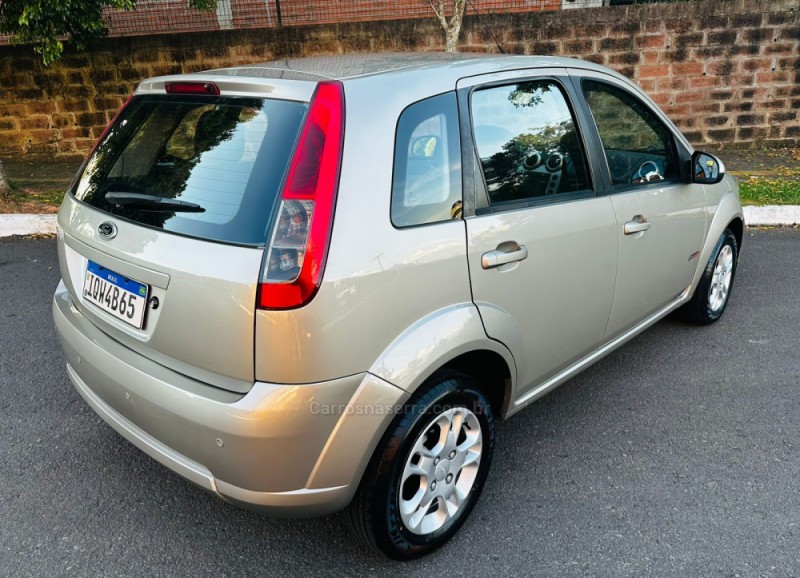 FIESTA 1.6 MPI CLASS HATCH 8V FLEX 4P MANUAL - 2011 - FARROUPILHA