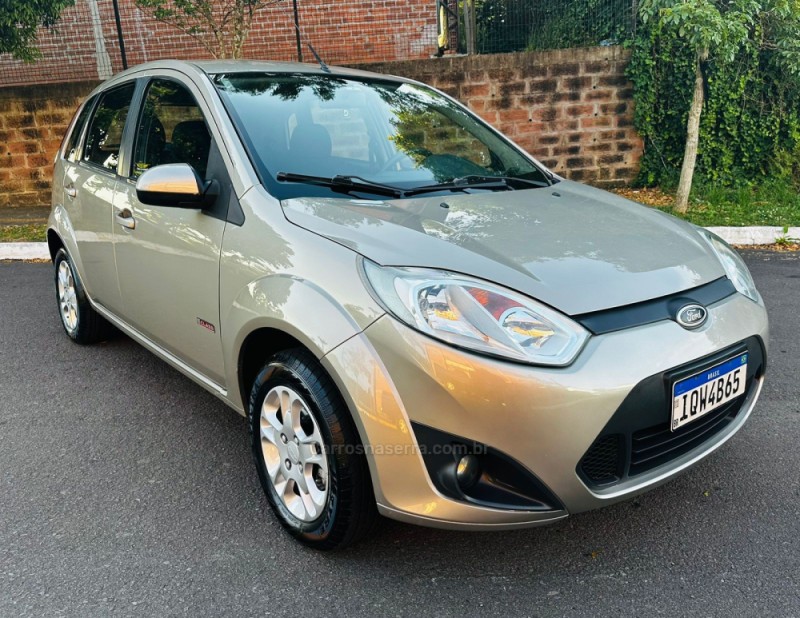 FIESTA 1.6 MPI CLASS HATCH 8V FLEX 4P MANUAL - 2011 - FARROUPILHA