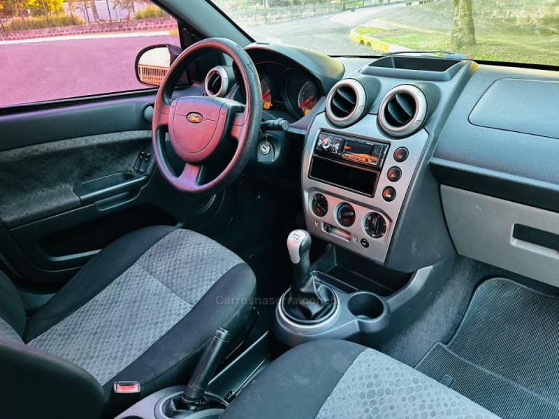 FIESTA 1.6 MPI CLASS HATCH 8V FLEX 4P MANUAL - 2011 - FARROUPILHA