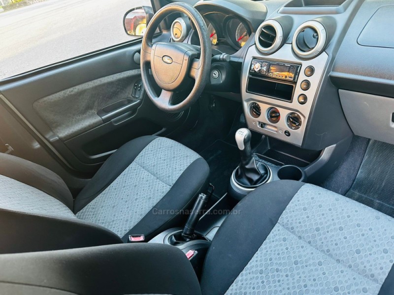 FIESTA 1.6 MPI CLASS HATCH 8V FLEX 4P MANUAL - 2011 - FARROUPILHA