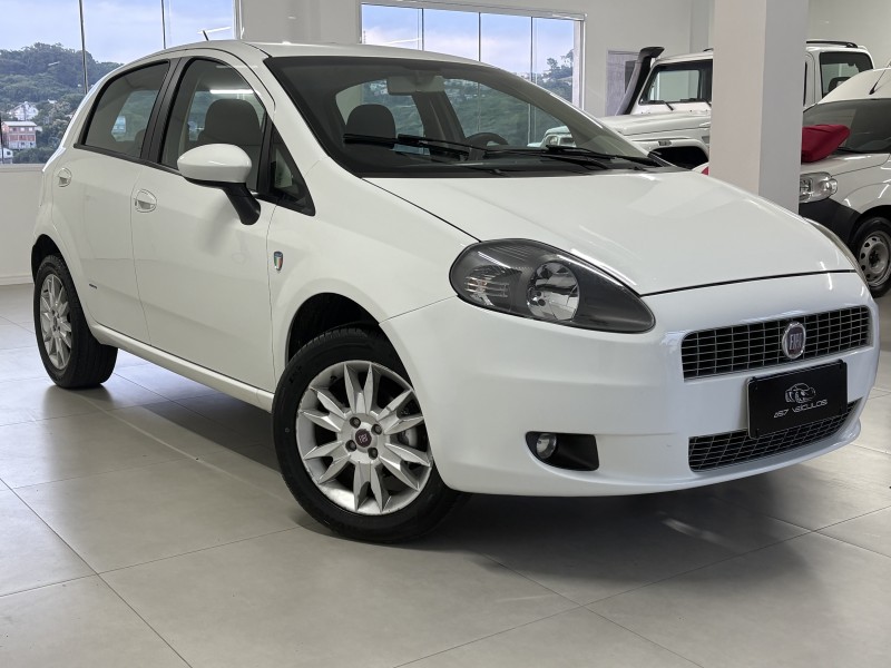 punto 1.4 attractive italia 8v flex 4p manual 2012 bento goncalves