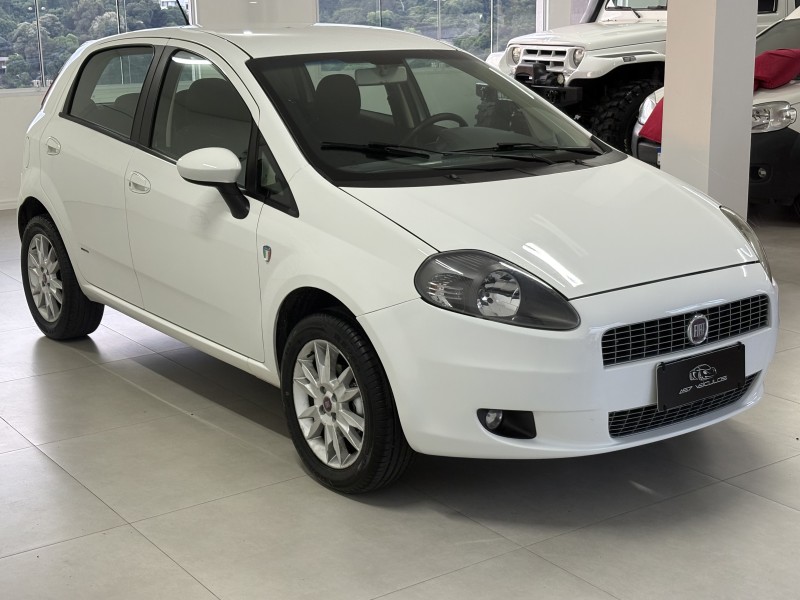 PUNTO 1.4 ATTRACTIVE ITALIA 8V FLEX 4P MANUAL - 2012 - BENTO GONçALVES
