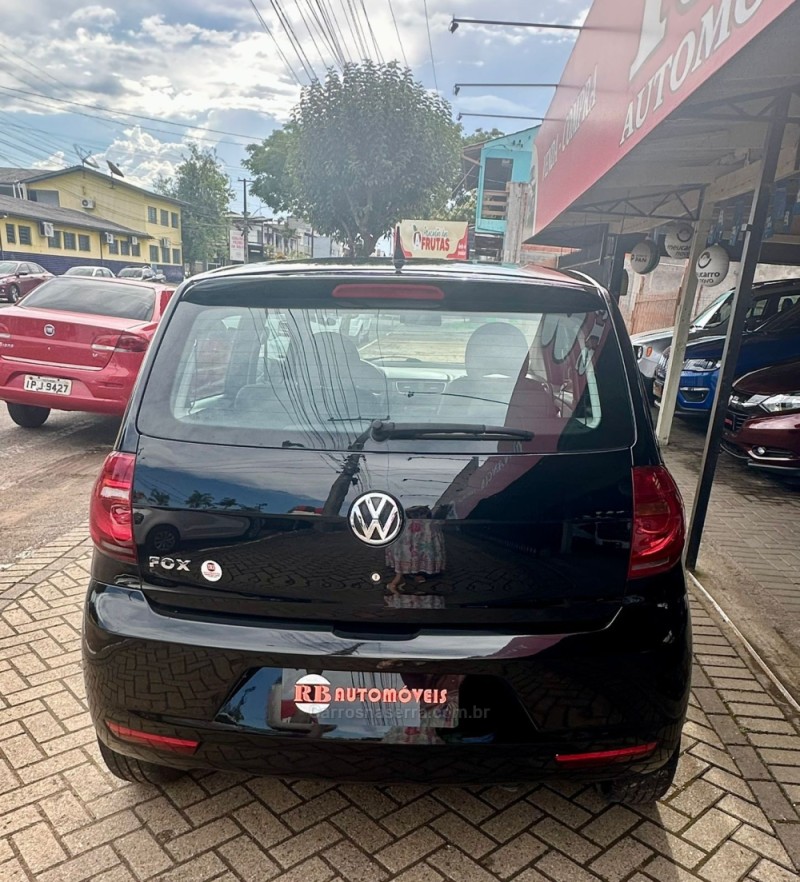 FOX 1.0 MI CITY 8V FLEX 4P MANUAL - 2011 - PAROBé