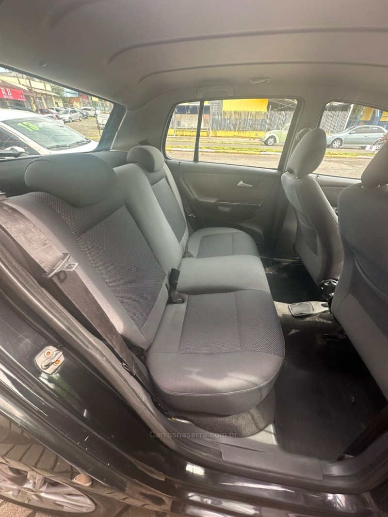 FOX 1.0 MI CITY 8V FLEX 4P MANUAL - 2011 - PAROBé