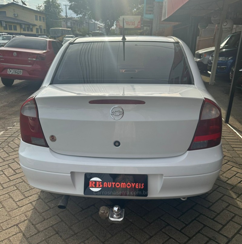 CORSA 1.0 MPFI SEDAN 8V GASOLINA 4P MANUAL - 2003 - PAROBé