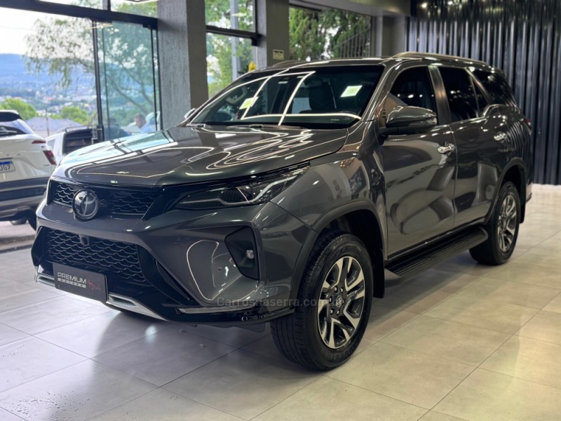 HILUX SW4 2.8 4X4 SRX PLATINUM TURBO DIESEL 4P AUTOMÁTICO - 2024 - DOIS IRMãOS