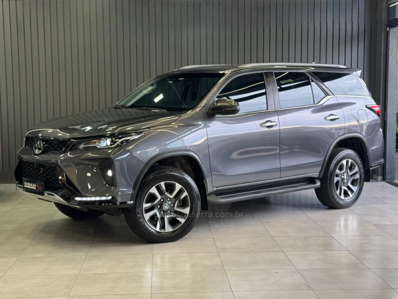 HILUX SW4 2.8 4X4 SRX PLATINUM TURBO DIESEL 4P AUTOMÁTICO - 2024 - DOIS IRMãOS