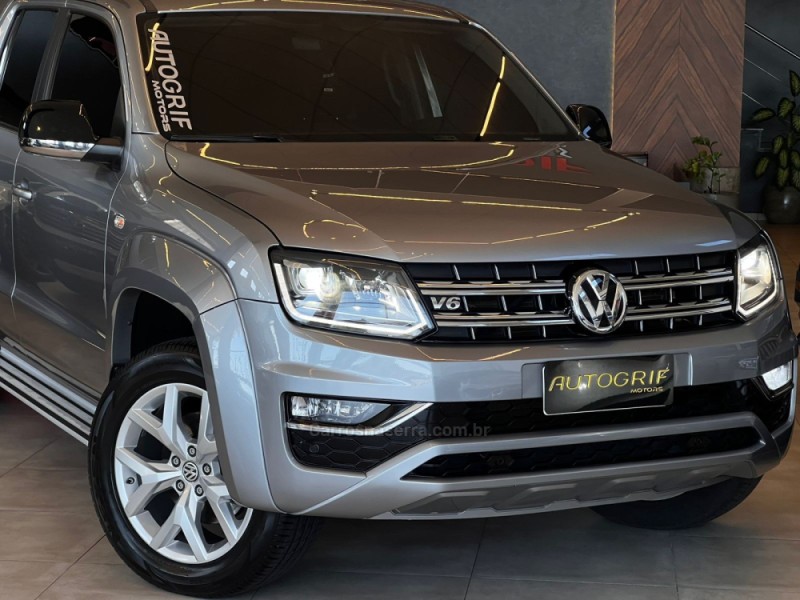 AMAROK 3.0 V6 TDI HIGHLINE CD DIESEL 4MOTION AUTOMÁTICO - 2022 - CAMPO BOM
