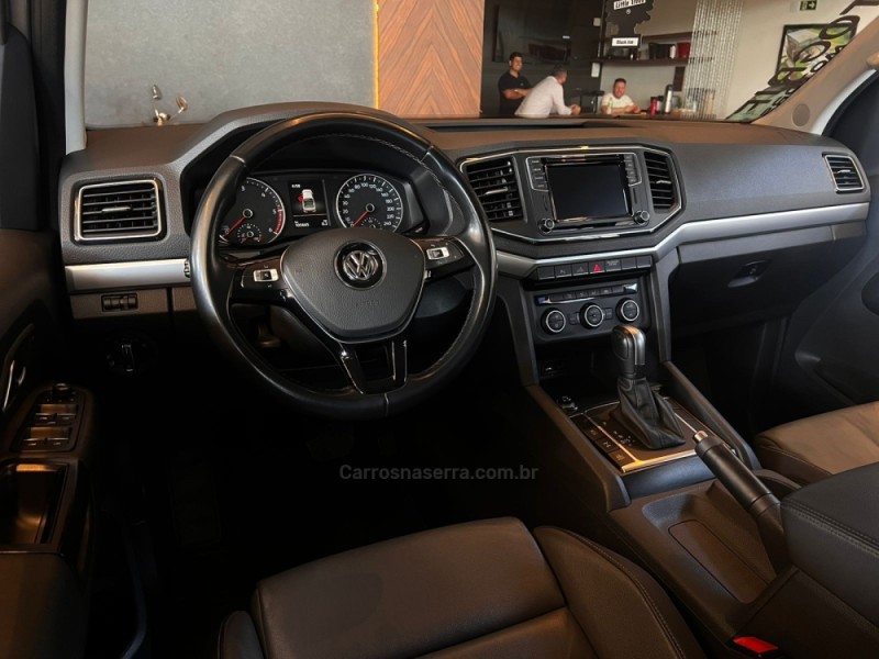 AMAROK 3.0 V6 TDI HIGHLINE CD DIESEL 4MOTION AUTOMÁTICO - 2022 - CAMPO BOM