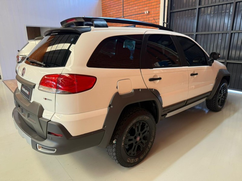 PALIO 1.8 MPI ADVENTURE LOCKER WEEKEND 8V FLEX 4P MANUAL - 2009 - BENTO GONçALVES