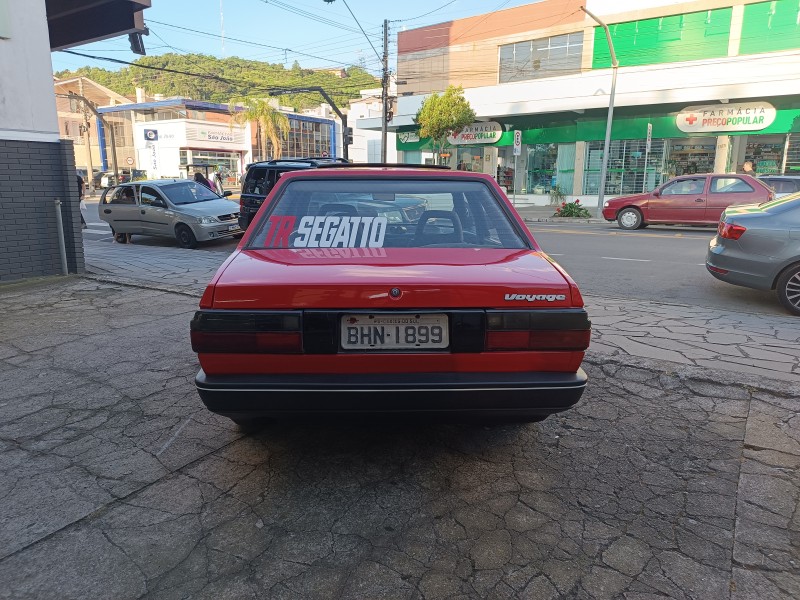 VOYAGE 1.8 GL 8V ÁLCOOL 4P MANUAL - 1993 - FLORES DA CUNHA