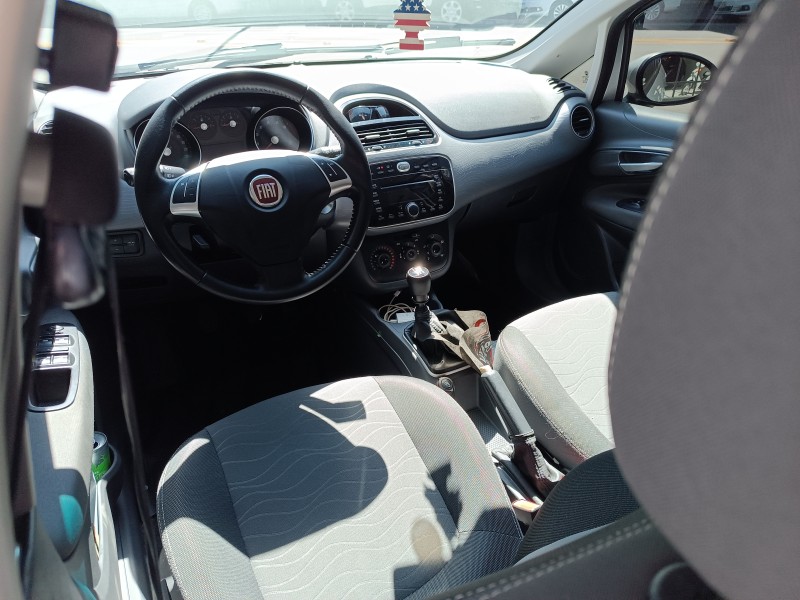 PUNTO 1.4 ATTRACTIVE ITALIA 8V FLEX 4P MANUAL - 2016 - FLORES DA CUNHA