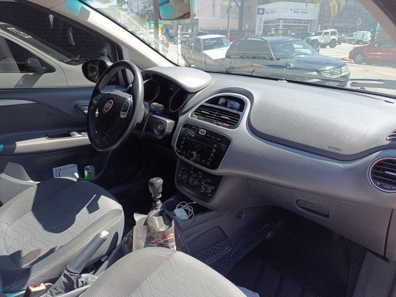 PUNTO 1.4 ATTRACTIVE ITALIA 8V FLEX 4P MANUAL - 2016 - FLORES DA CUNHA