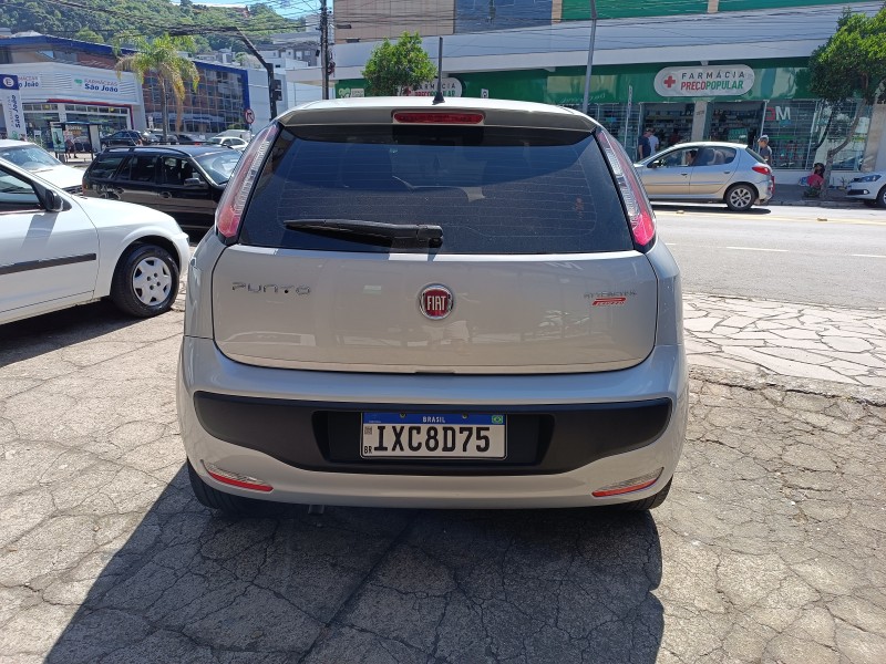 PUNTO 1.4 ATTRACTIVE ITALIA 8V FLEX 4P MANUAL - 2016 - FLORES DA CUNHA