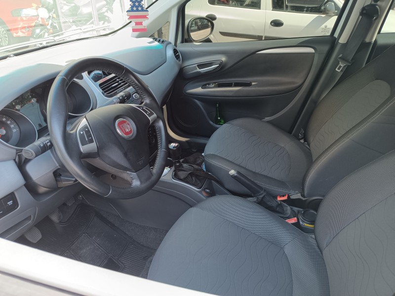 PUNTO 1.4 ATTRACTIVE ITALIA 8V FLEX 4P MANUAL - 2016 - FLORES DA CUNHA