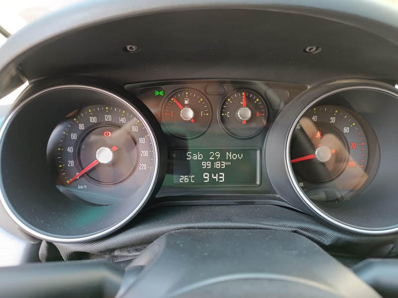 PUNTO 1.4 ATTRACTIVE ITALIA 8V FLEX 4P MANUAL - 2016 - FLORES DA CUNHA