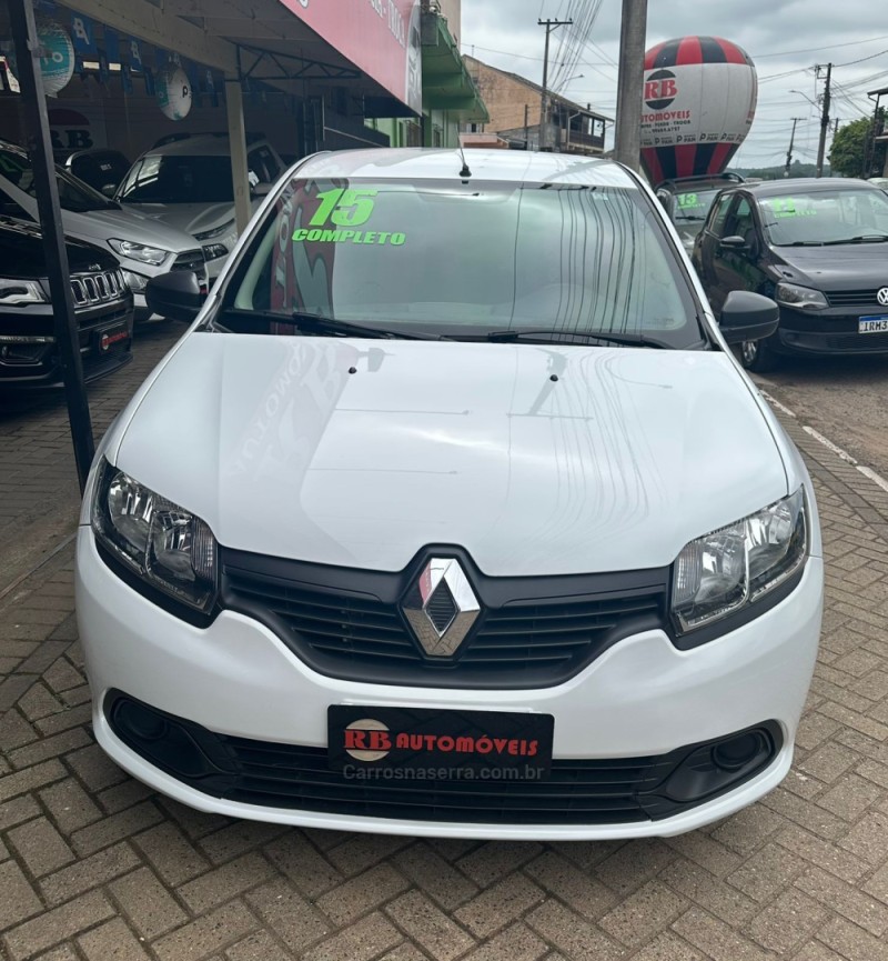 LOGAN 1.0 AUTHENTIQUE 16V FLEX 4P MANUAL - 2015 - PAROBé