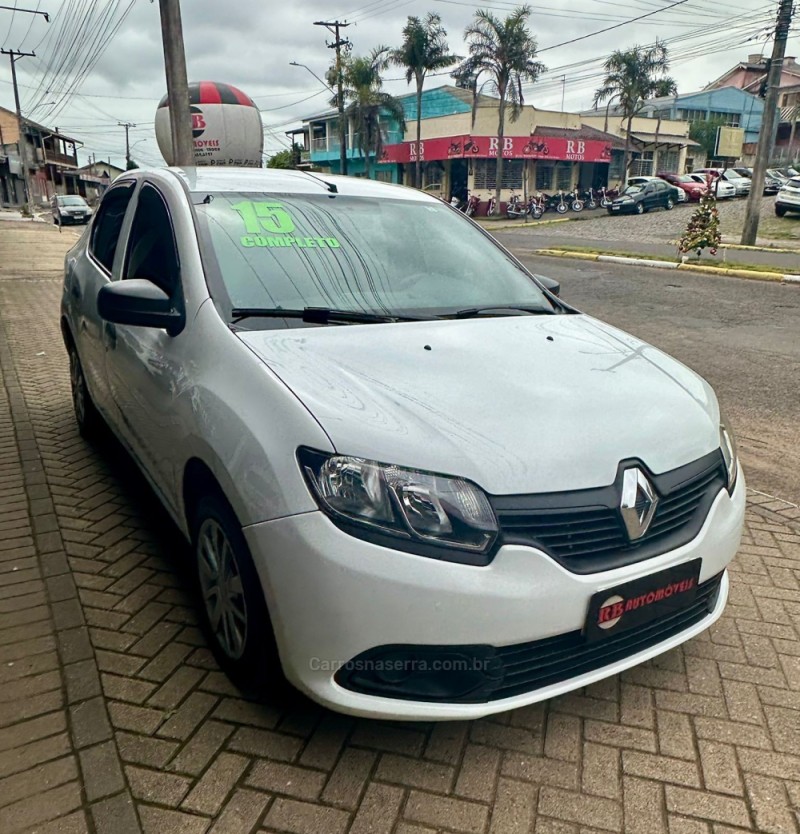 LOGAN 1.0 AUTHENTIQUE 16V FLEX 4P MANUAL - 2015 - PAROBé