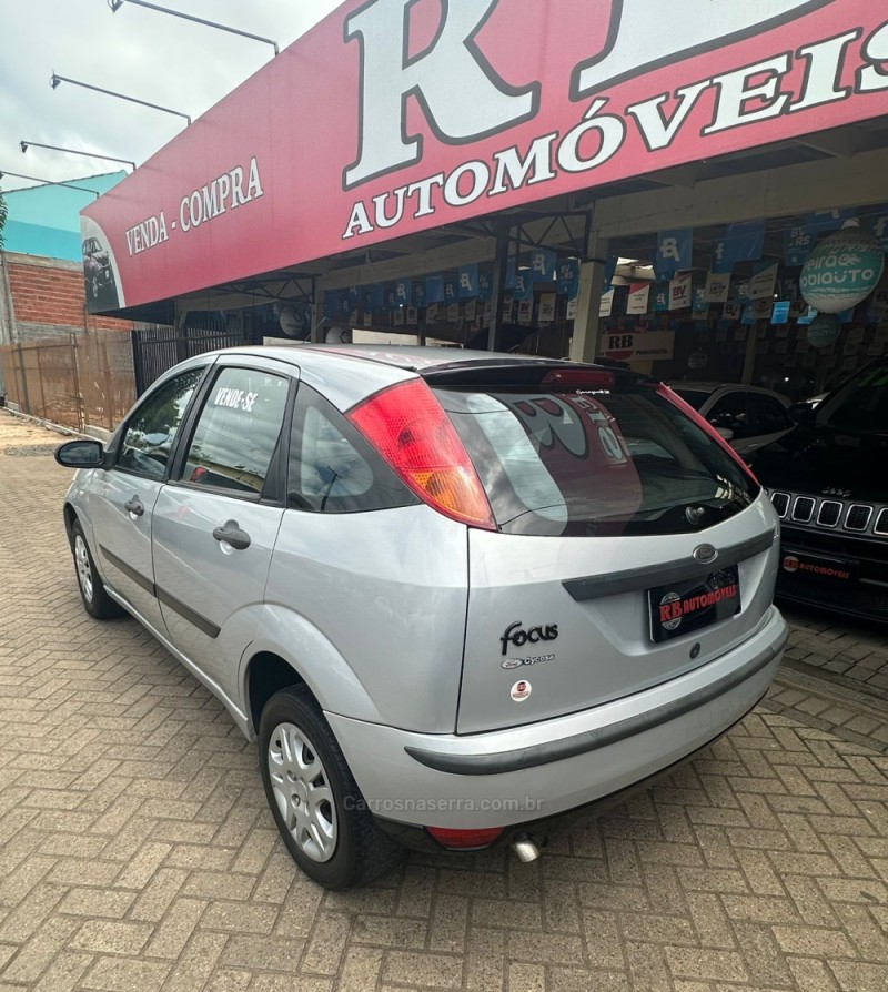 FOCUS 1.6 8V FLEX 4P MANUAL - 2009 - PAROBé
