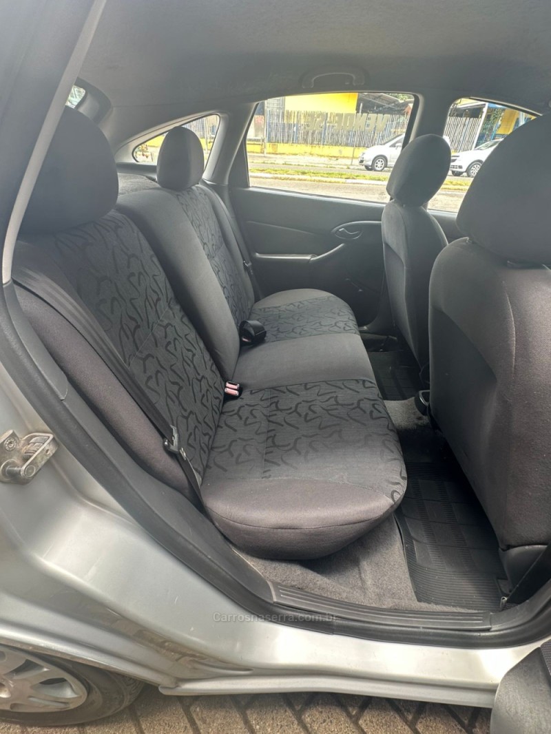 FOCUS 1.6 8V FLEX 4P MANUAL - 2009 - PAROBé