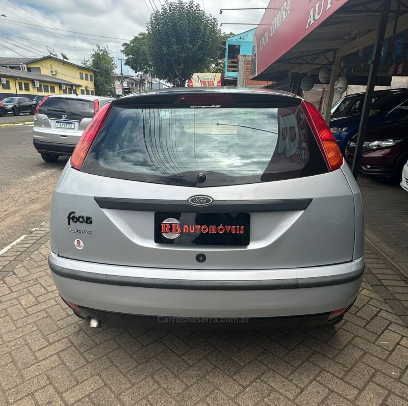 FOCUS 1.6 8V FLEX 4P MANUAL - 2009 - PAROBé