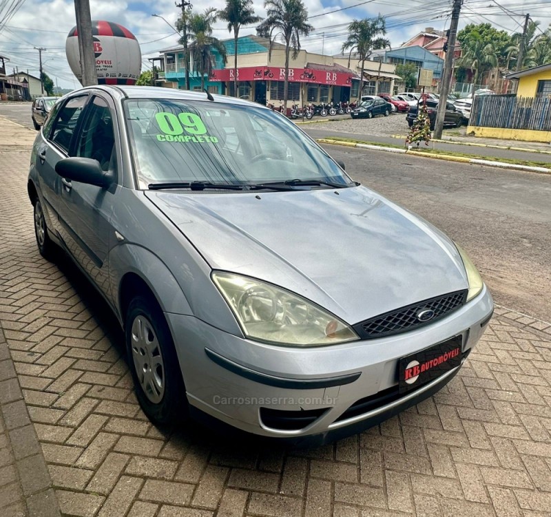 FOCUS 1.6 8V FLEX 4P MANUAL - 2009 - PAROBé