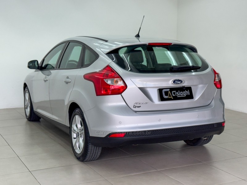 FOCUS 1.6 SE 16V FLEX 4P MANUAL - 2014 - CARLOS BARBOSA