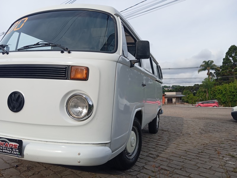 KOMBI 1.6 MI STD LOTAÇÃO 8V GASOLINA 3P MANUAL - 2000 - CAXIAS DO SUL