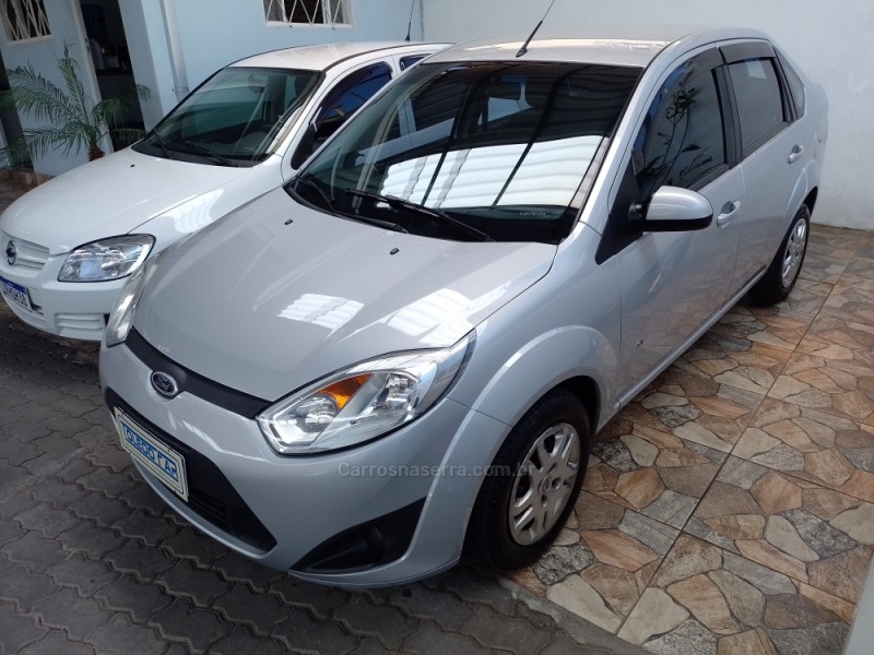 FIESTA 1.6 ROCAM SE PLUS SEDAN 8V FLEX 4P MANUAL - 2014 - CAXIAS DO SUL