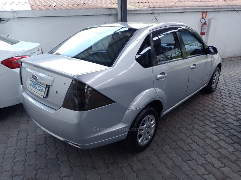 FIESTA 1.6 ROCAM SE PLUS SEDAN 8V FLEX 4P MANUAL - 2014 - CAXIAS DO SUL