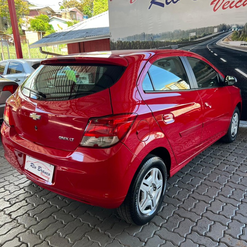 ONIX 1.0 LT 12V FLEX 4P MANUAL - 2016 - CAXIAS DO SUL