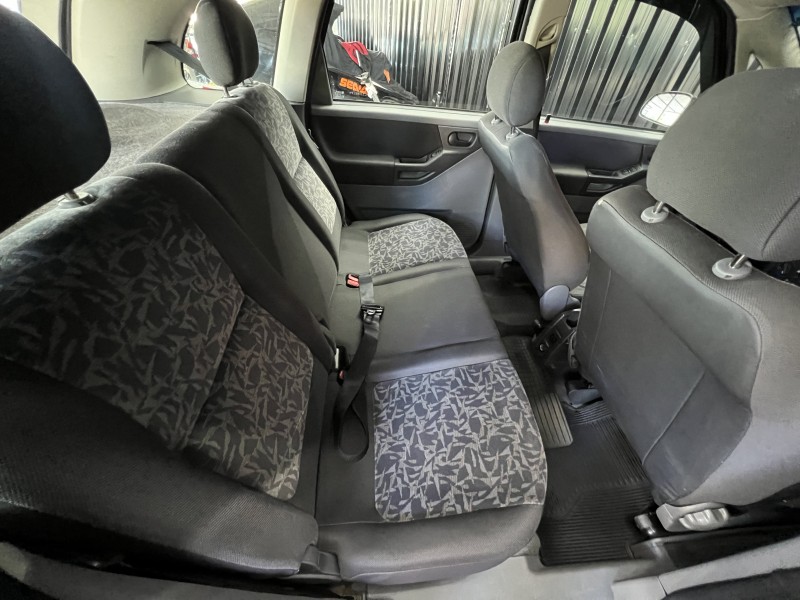 MERIVA 1.8 MPFI CD 8V GASOLINA 4P MANUAL - 2004 - CAXIAS DO SUL