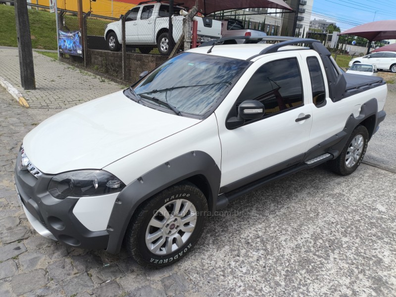 STRADA 1.8 MPI ADVENTURE CD 8V FLEX 2P MANUAL - 2013 - FARROUPILHA