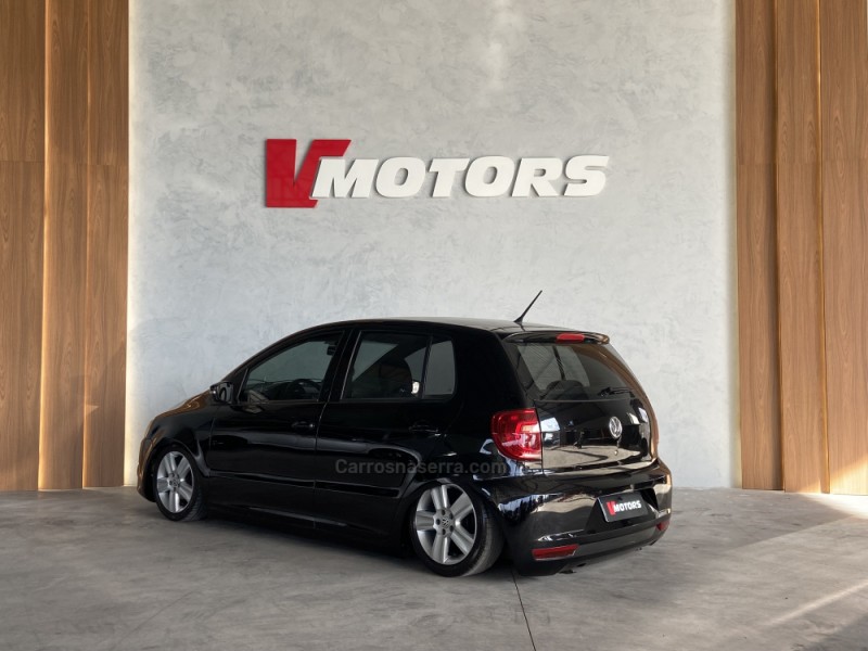 FOX 1.0 MI TREND 8V FLEX 4P MANUAL - 2011 - PAROBé